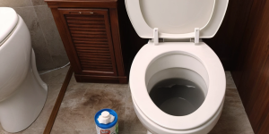 How to Remove Toilet Bowl Stains with a Powerful Toilet Cleaner
